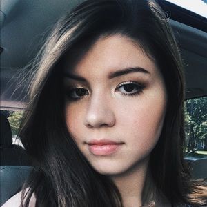 Meet your Posher, Marissa